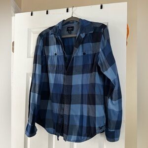 Men’s American Eagle Outfitters Navy and Light Blue Checkered Flannel